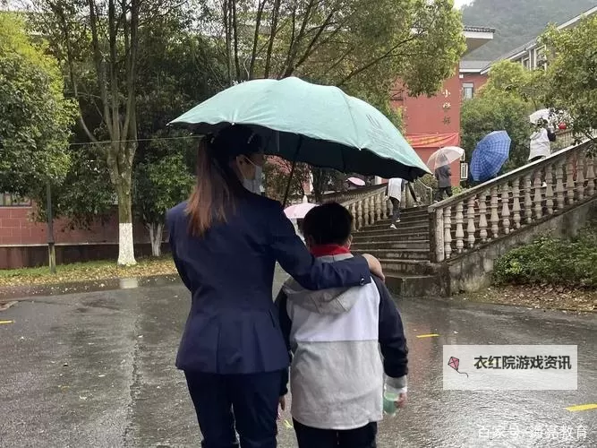 在没人的教学楼里做老师:孤独中的坚守与责任图1