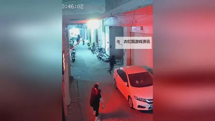 打扑克剧烈摇床竟然不盖被子视频在线观看：奇葩行为全纪录图1