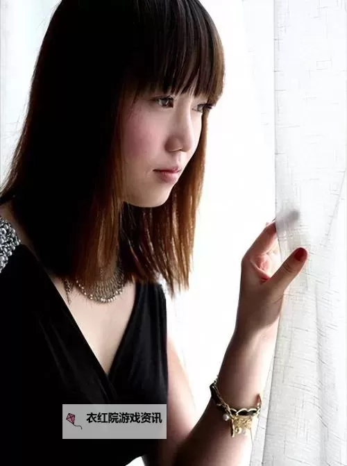 张筱雨大胆出位引发热议：艺术与争议的碰撞图1