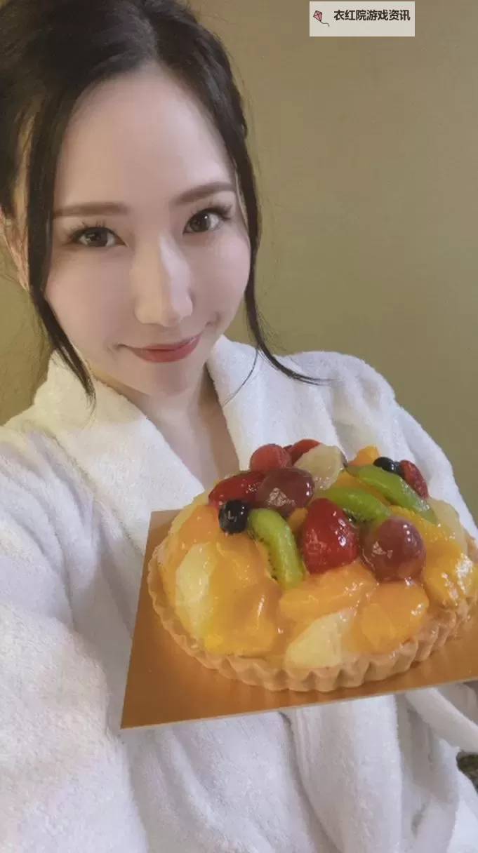 佐山爱作品精选：探索她的多样创作风格图1