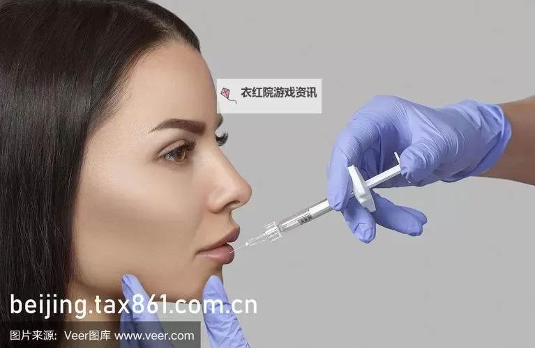 搞笑惩罚：用注射器打水放屁的精彩视频图1