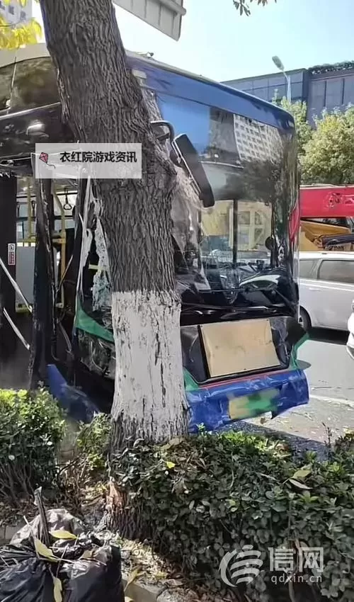 在公交车上被撞了八次高黄：事情背后的隐秘与反思图1