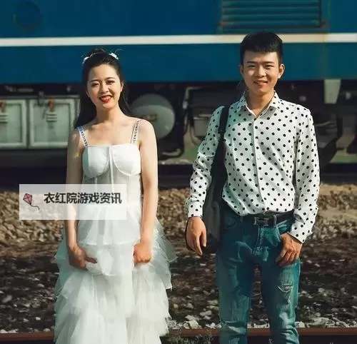 最美情侣高清免费视频播放：感受浪漫瞬间的唯美体验图1