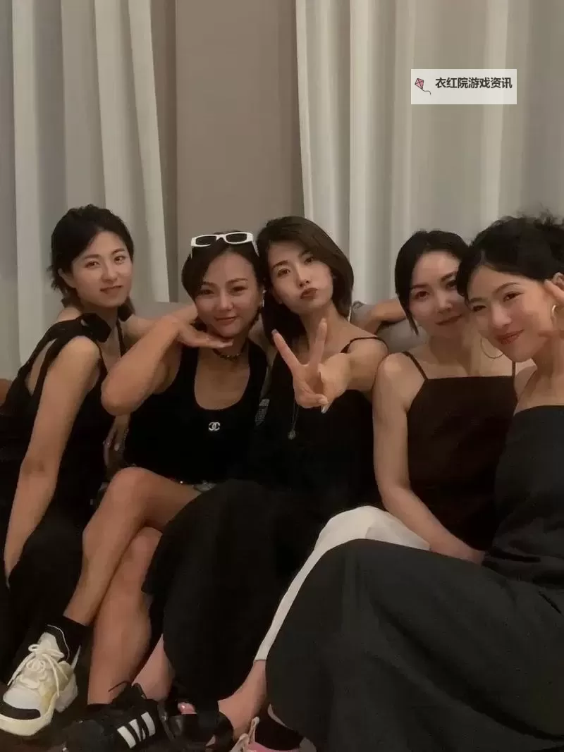 和老婆参加性聚会：共同探索新体验的快乐时光图1