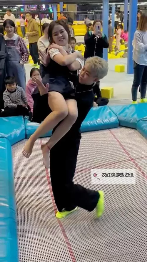 【精彩瞬间】睁开眼看我们怎么玩你的视频，带你领略不一样的互动体验图1