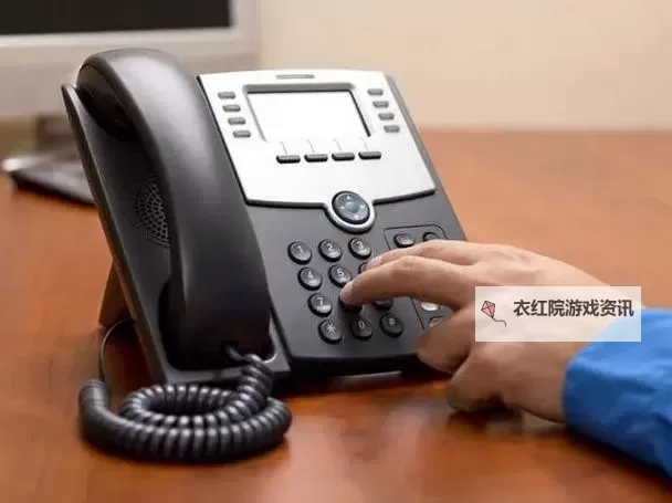 坐在剧烈抖动机器上打电话：一场颠簸中的紧张对话图2